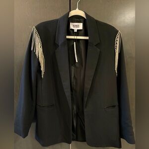 BB Dakota Five to Nine Blazer NWT
Color:Black Size:XS